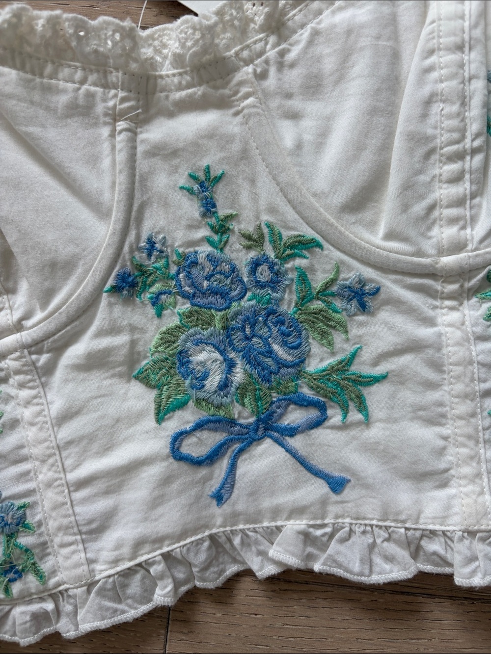 Embroidered White Floral Bustier corset alter’d state Crop Top - Picture 3 of 7